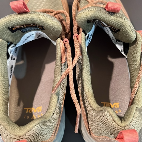 Teva Ridgeview size 8.5 low hiking shoes - Picture 7 of 11